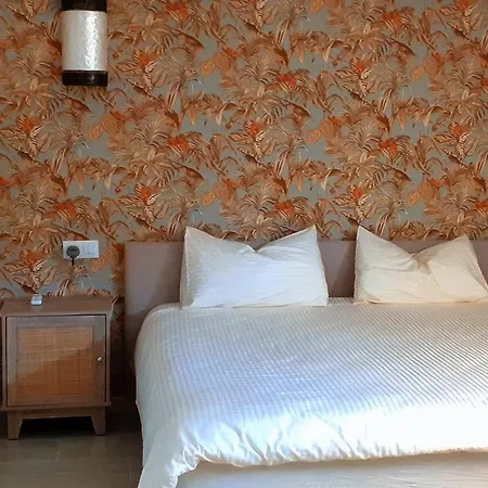 Laguna Villa *