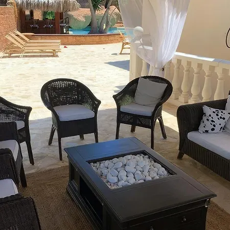 Laguna Villa